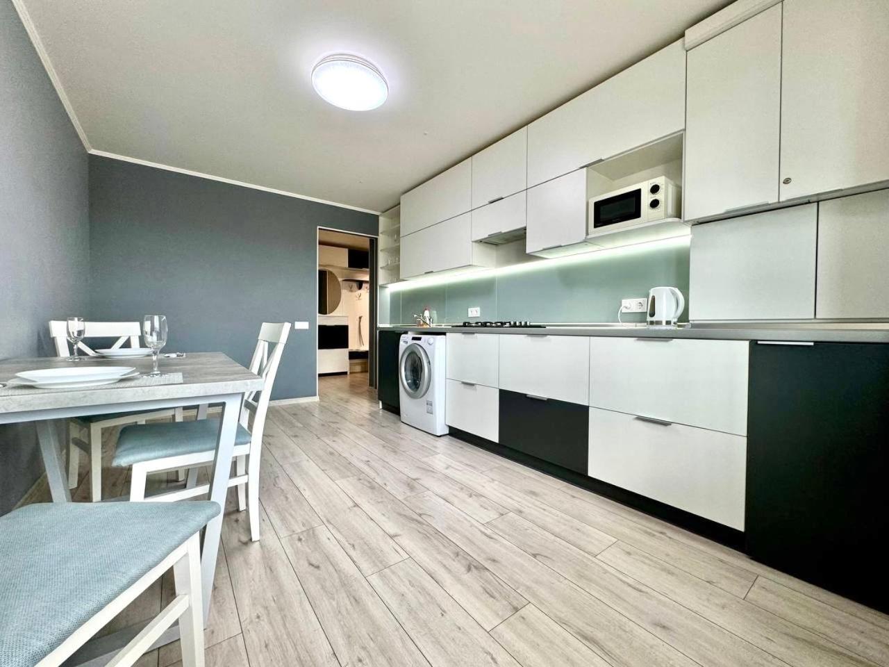 Apartpoltava Апартаменти Бізнес-Класу В Престижній Новобудові З Панорамним Балконом Центр Εξωτερικό φωτογραφία
